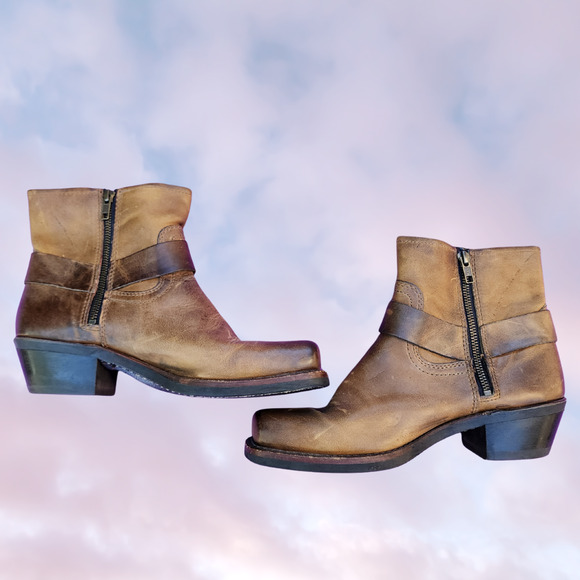 Short Brown Frye Harness Square Toe Boot Cowgirl Boho Ranchwear Womens Sz 8.5 - Picture 2 of 7